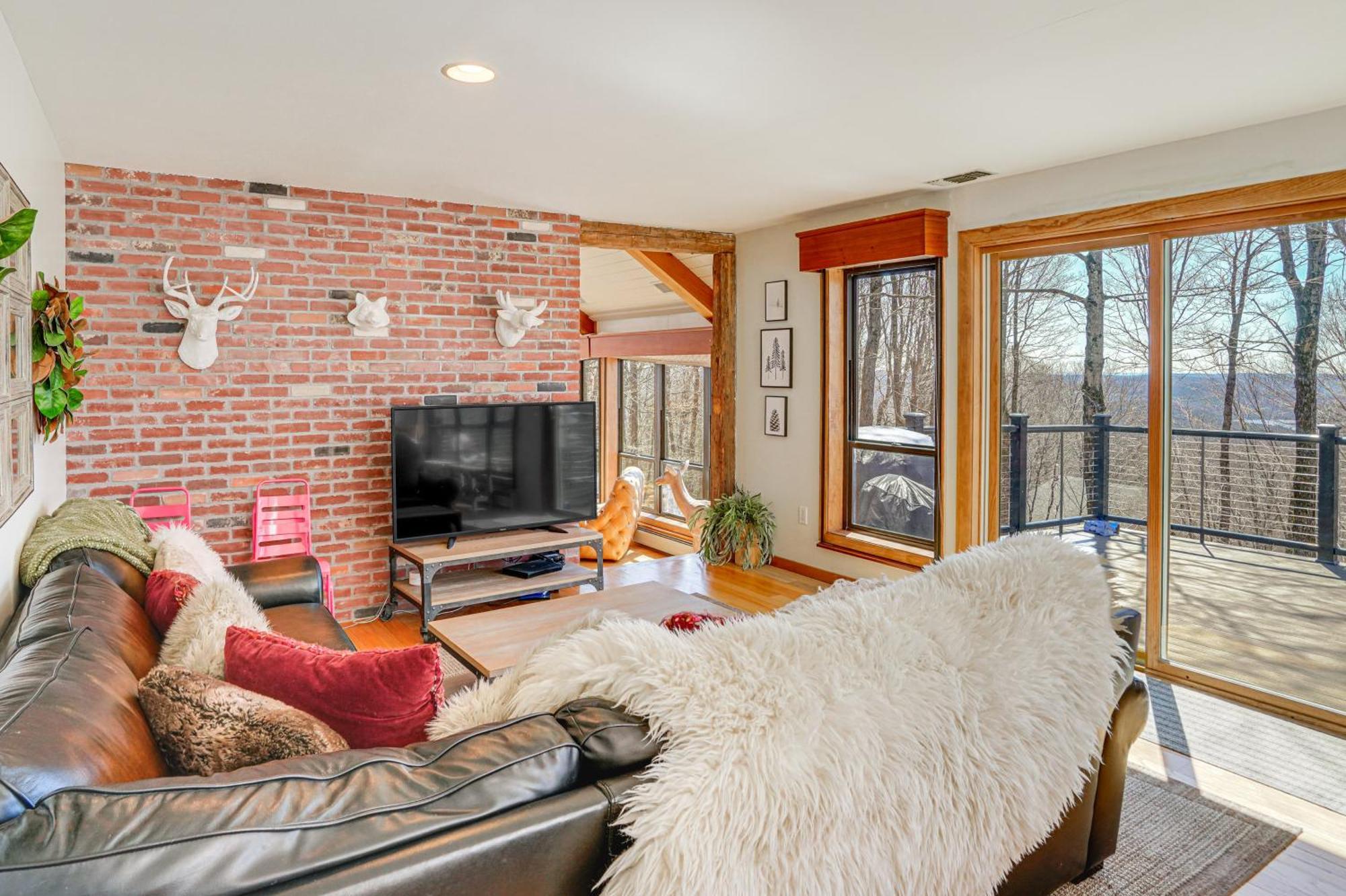 Wilmington Retreat With Deck, Lake Views And Game Room 외부 사진