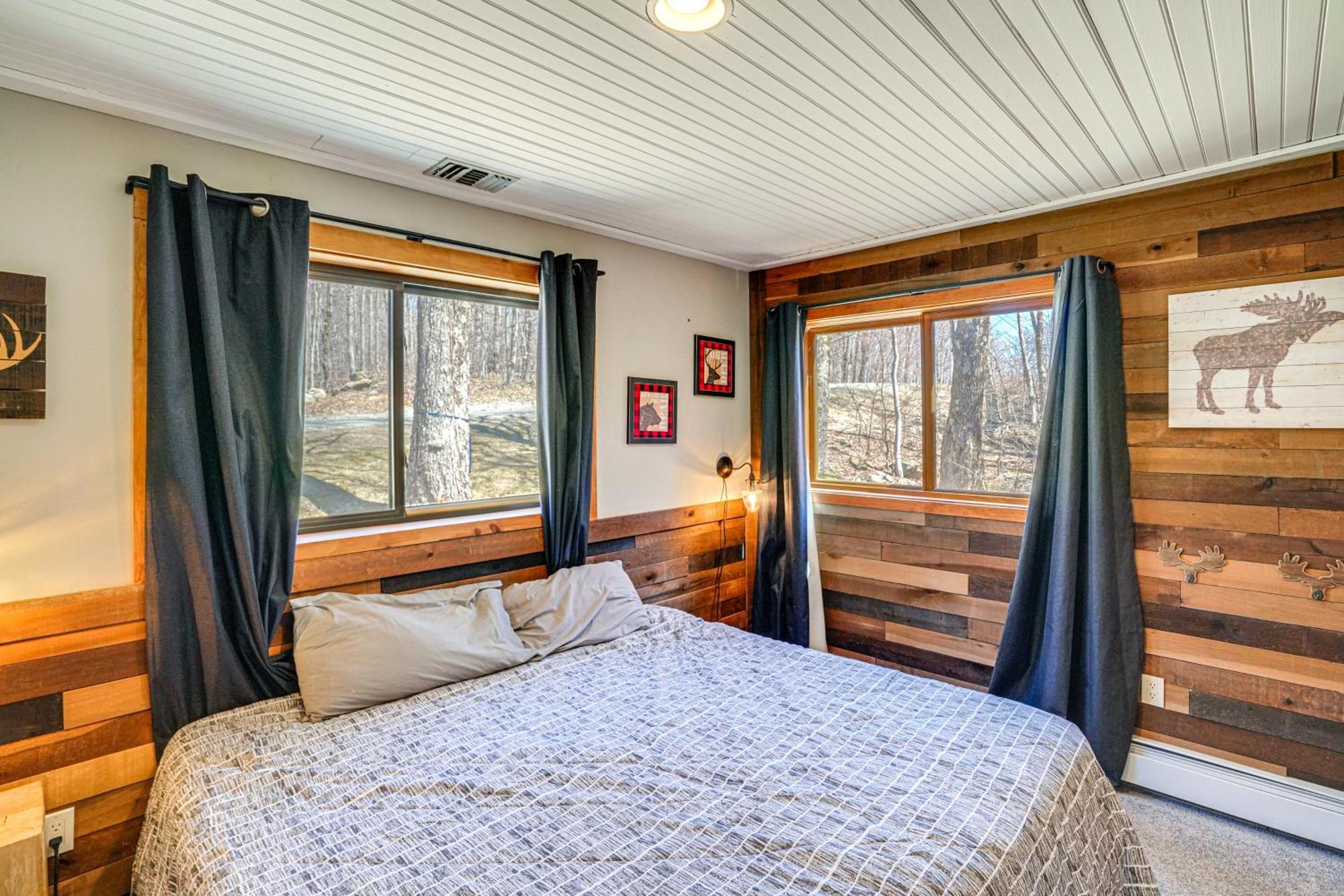 Wilmington Retreat With Deck, Lake Views And Game Room 외부 사진